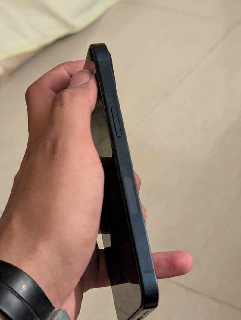 Apple iPhone 13 10