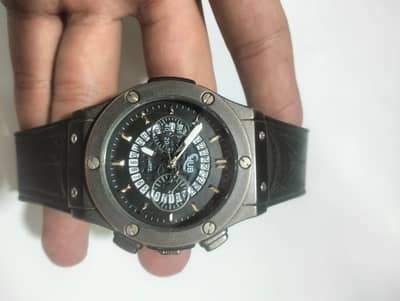 used Hublot watch for men with free 5 cells