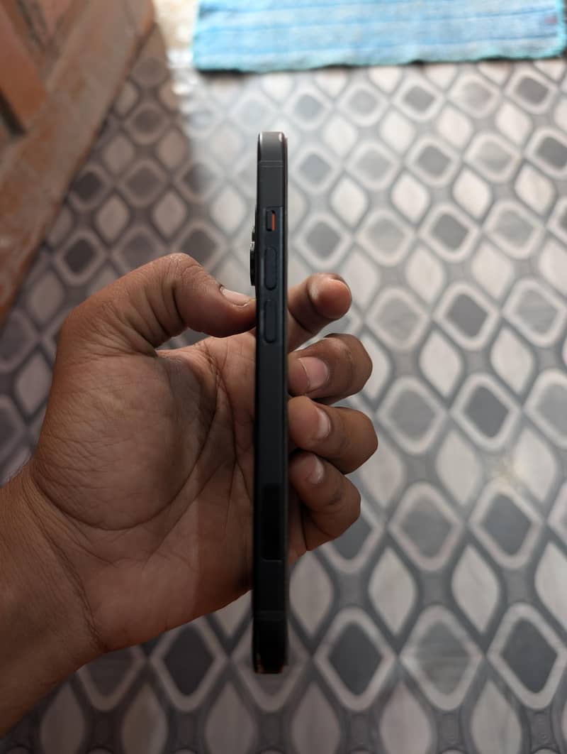 Apple iPhone 15 2