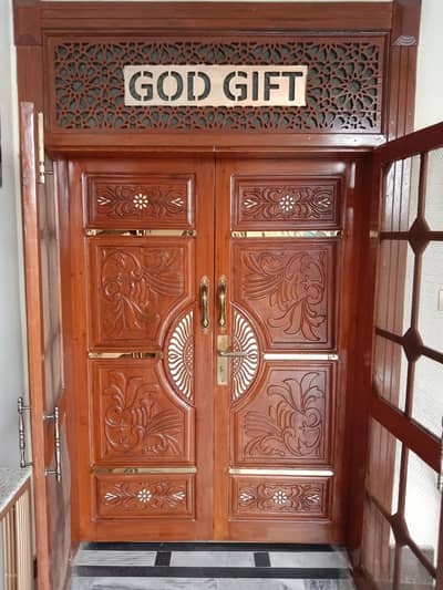 Aoa wood door polish her tarha ka Kam online service 03065698367