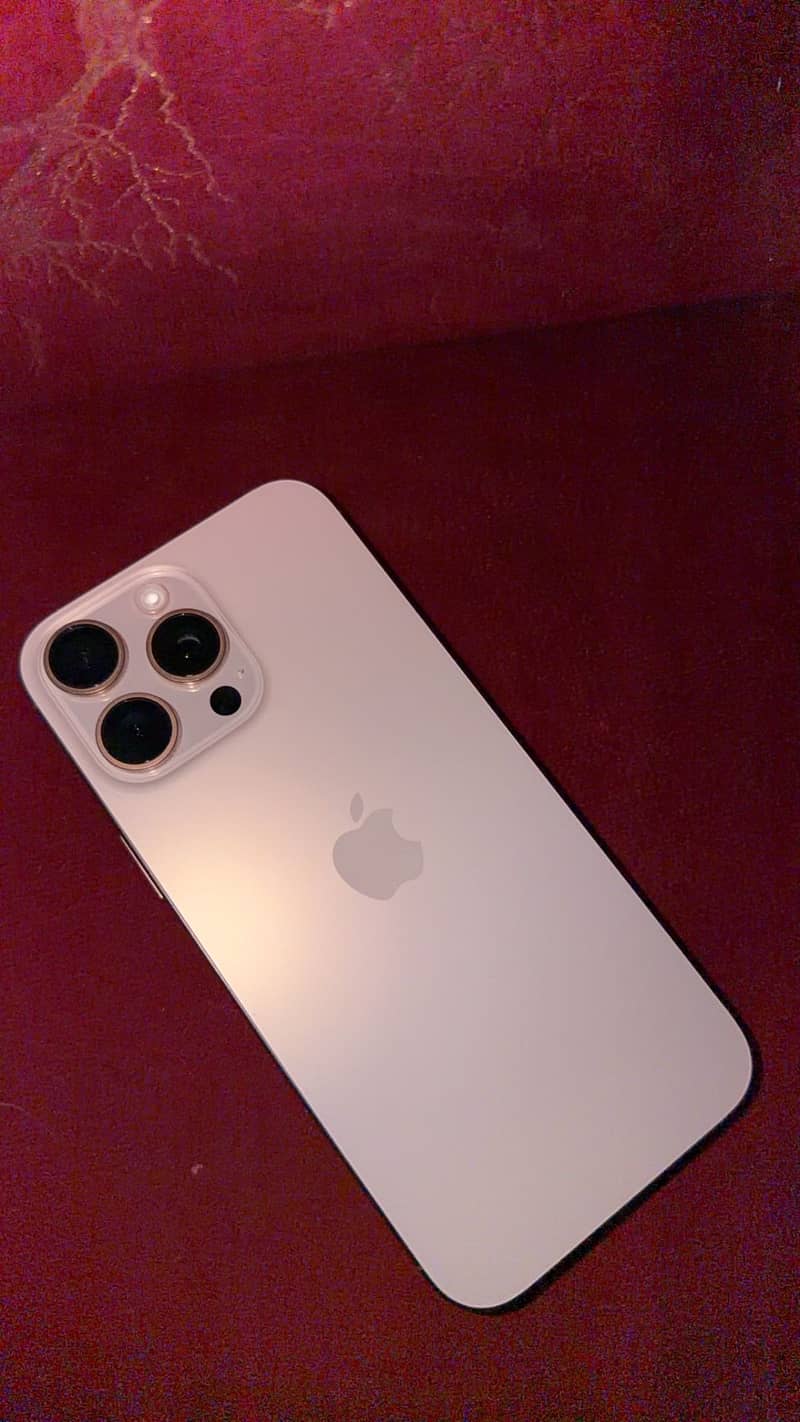 Apple iPhone 16 Pro Max 0