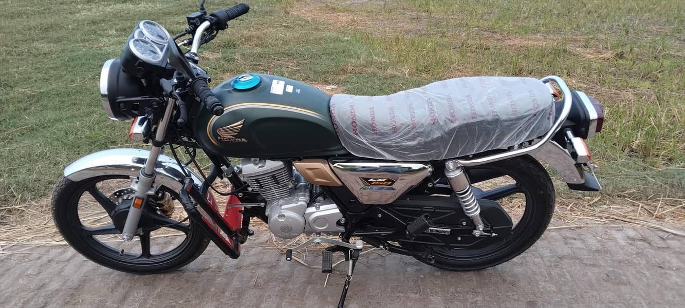 بہت اچھی کنڈیشن کا ہے بالکل نیو ہے اور ڈاکٹر کے استعمال میں ہے 3