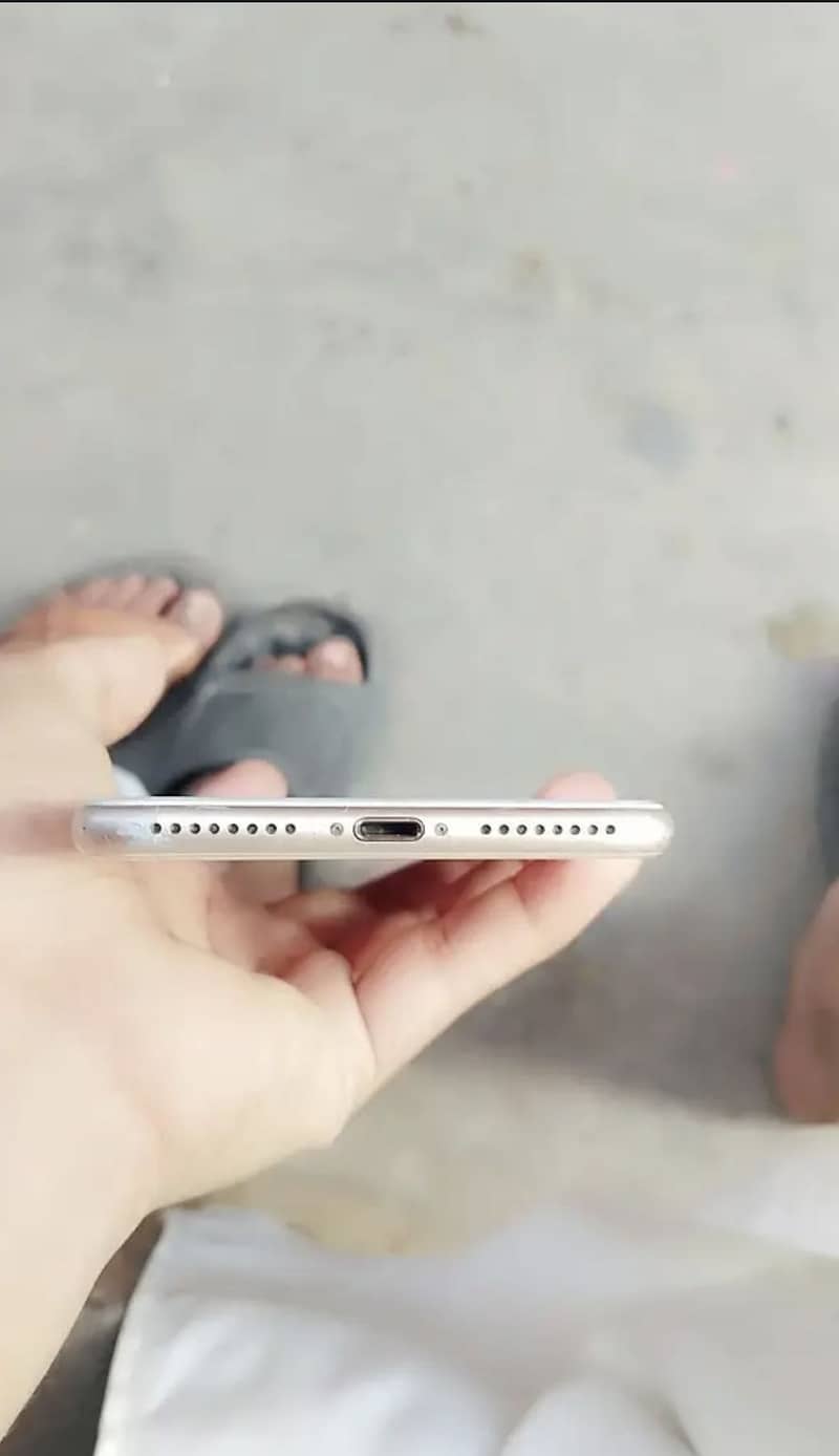Apple iPhone 8 Plus 5