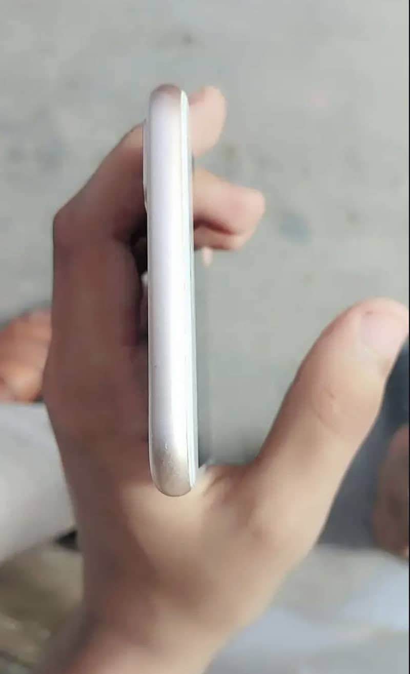 Apple iPhone 8 Plus 6