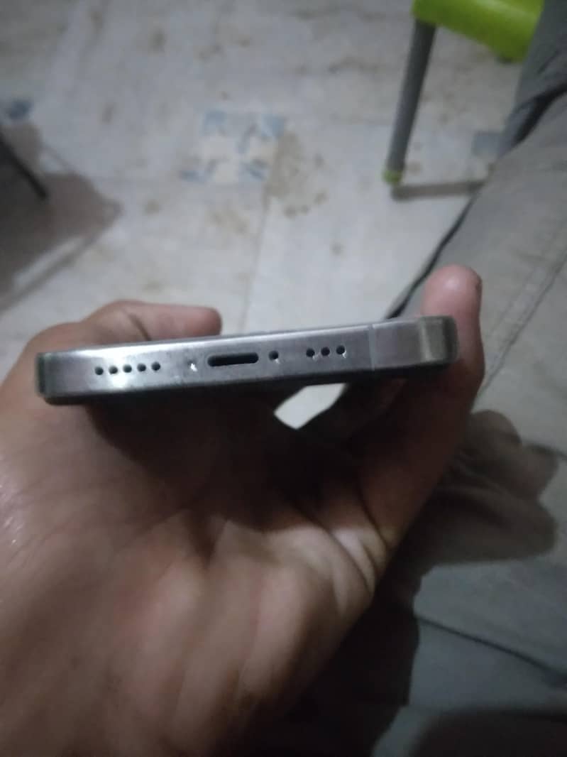 Apple iPhone X 4