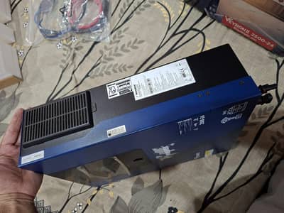 inverex solar inverter Veyron premium II 2500-24 new box warranty comp