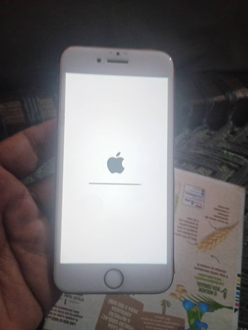 Apple iPhone 7 0