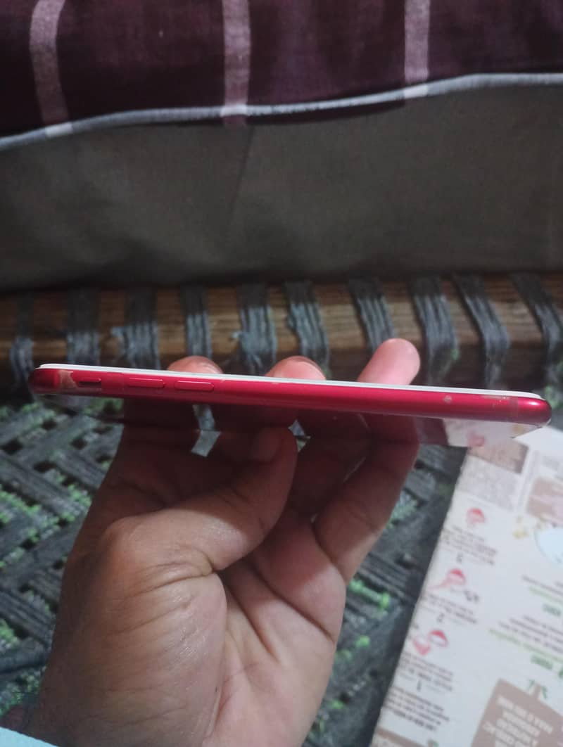 Apple iPhone 7 3