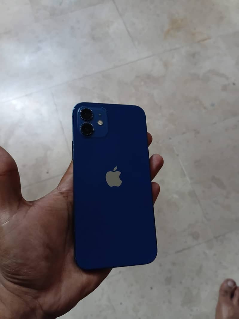 Apple iPhone 12 4