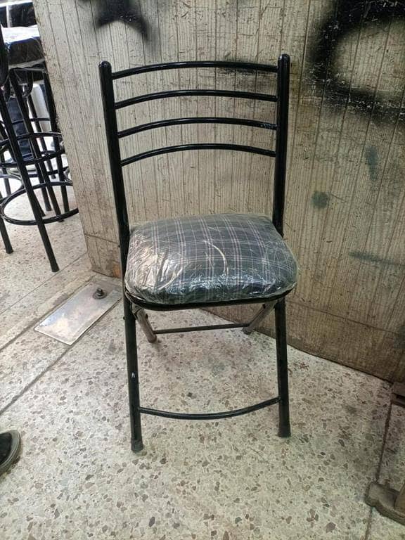 T  Folding Travelling Color Coated Chair with Soft Seat