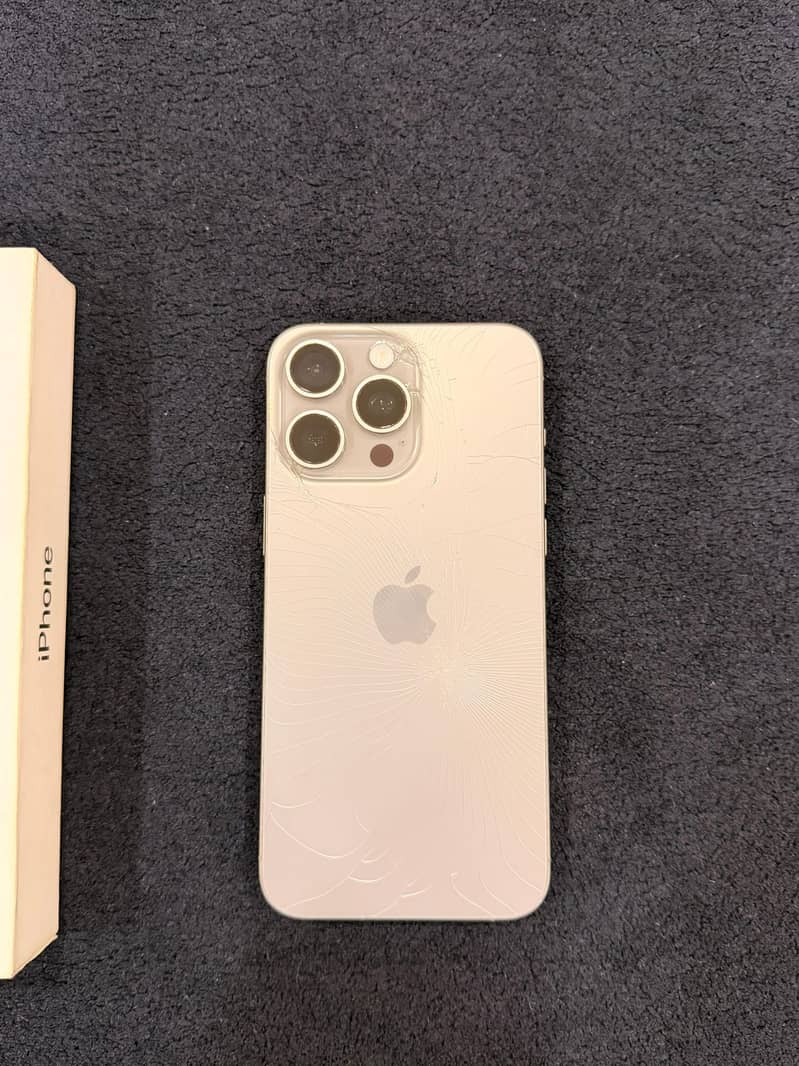 Apple iPhone 15 Pro Max 1