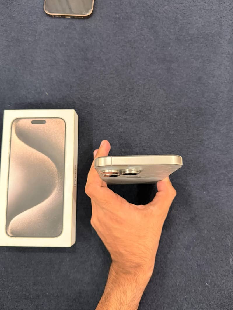 Apple iPhone 15 Pro Max 3