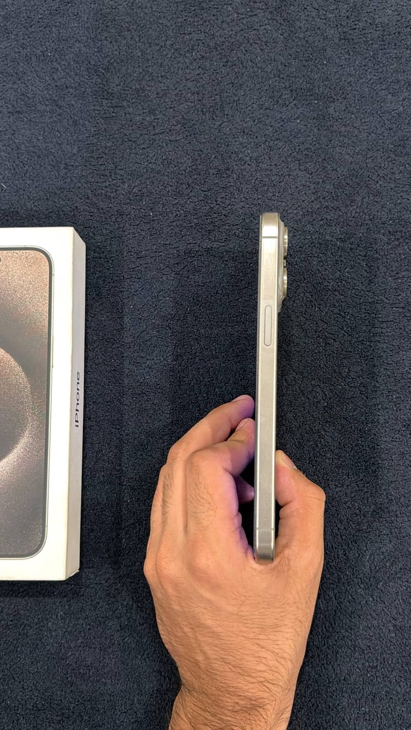 Apple iPhone 15 Pro Max 5