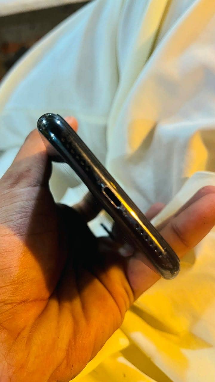 Apple iPhone X 6