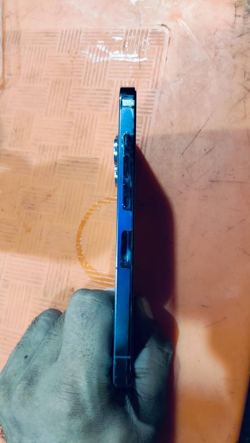 Apple iPhone 13 Pro 3