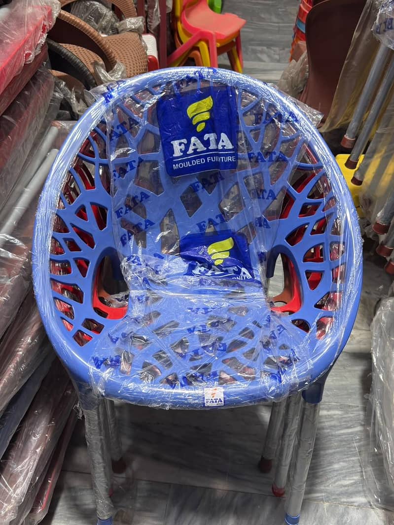 plastic chairs 3
