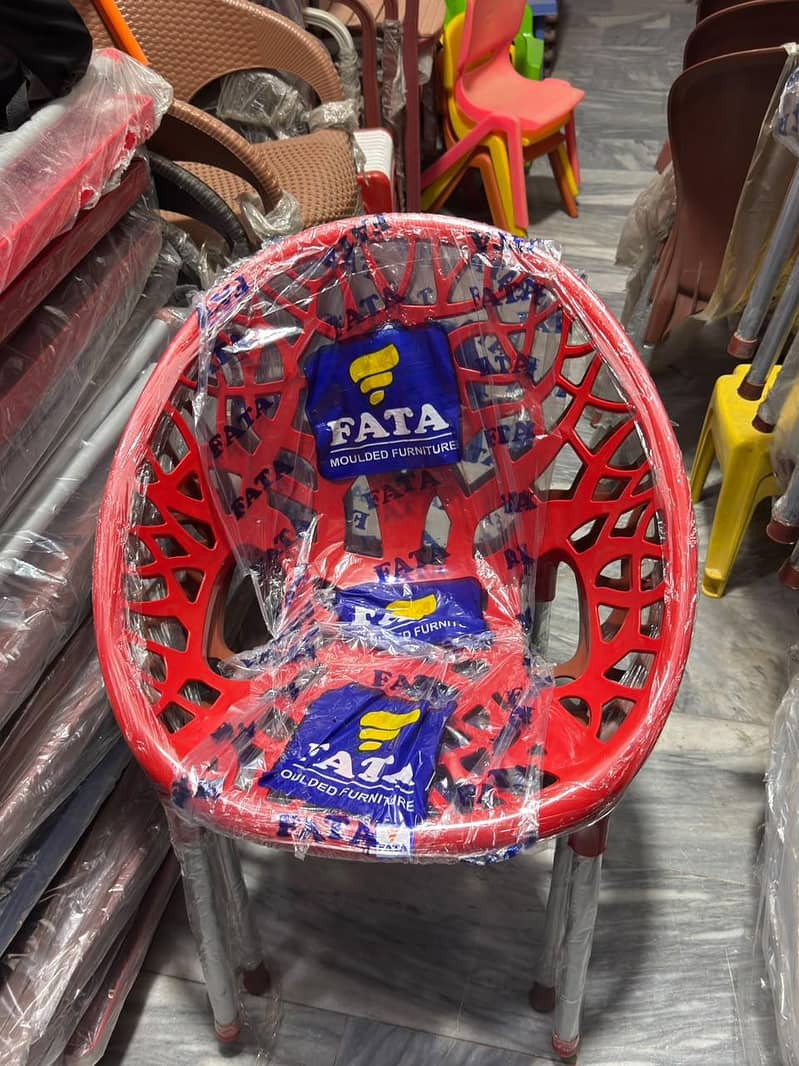 plastic chairs 4