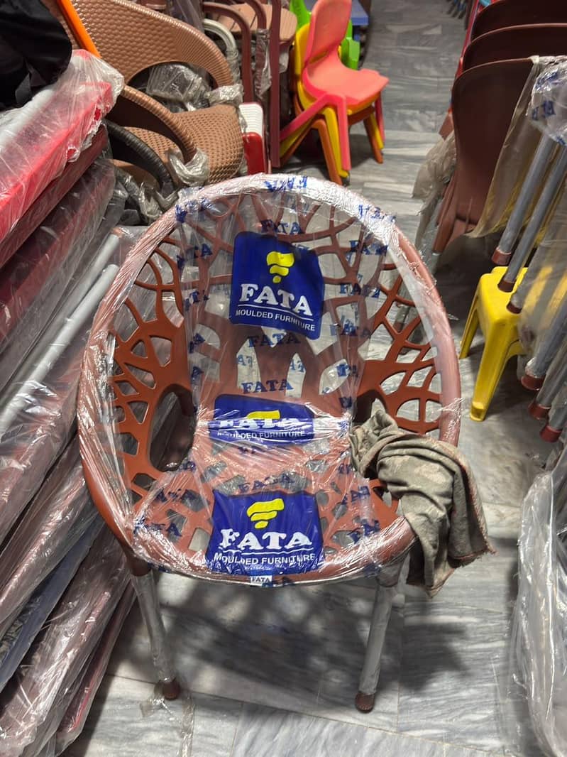 plastic chairs 5