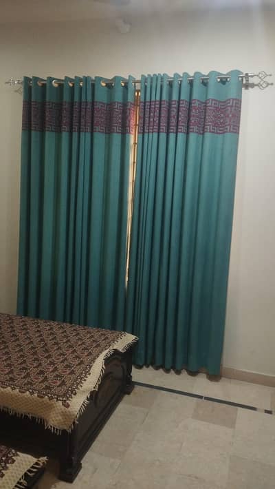 6 Pcs Curtains for 3 Windows availabe for Urgent Sale