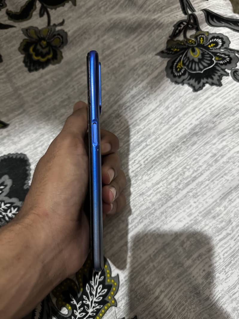 OPPO A54 4