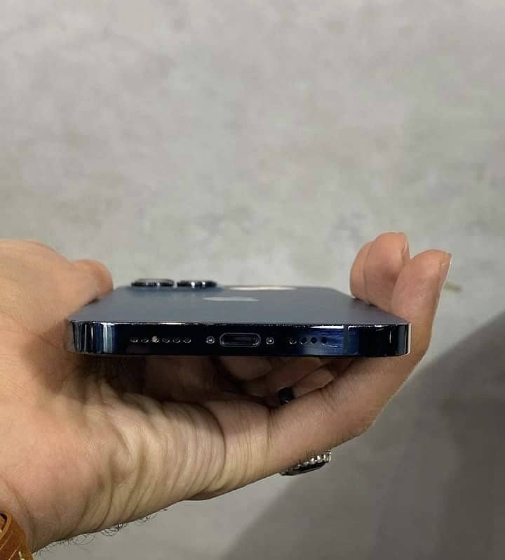 Apple iPhone 12 Pro 4