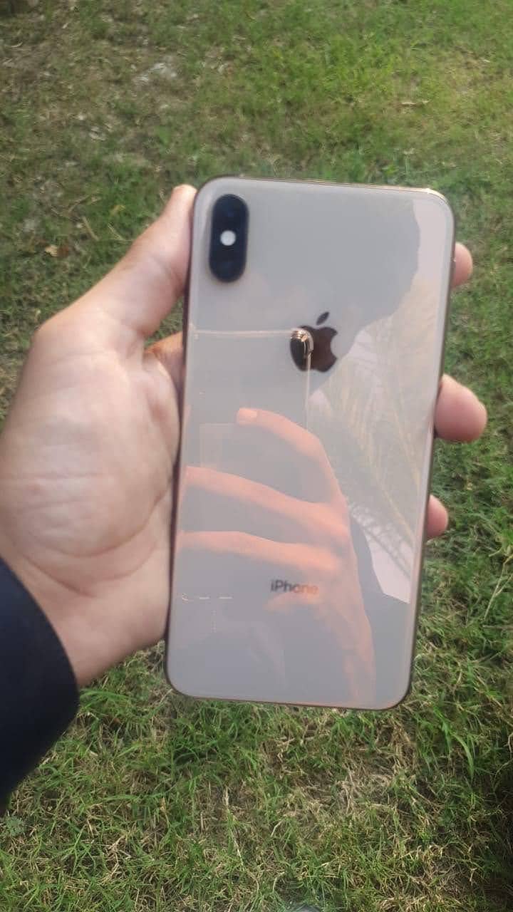 Apple iPhone XS Max 3