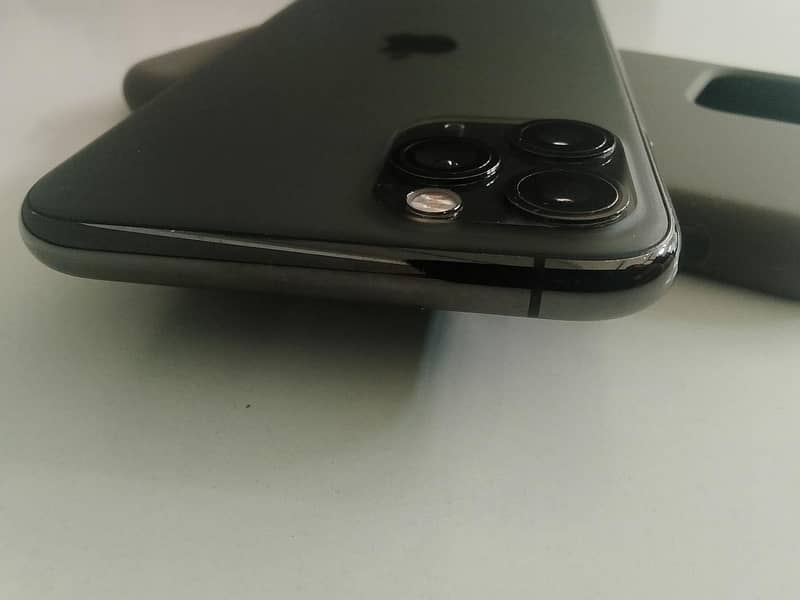 Apple iPhone 11 Pro 0