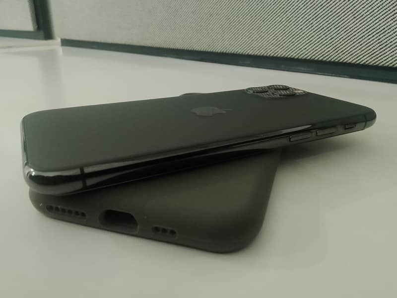 Apple iPhone 11 Pro 2