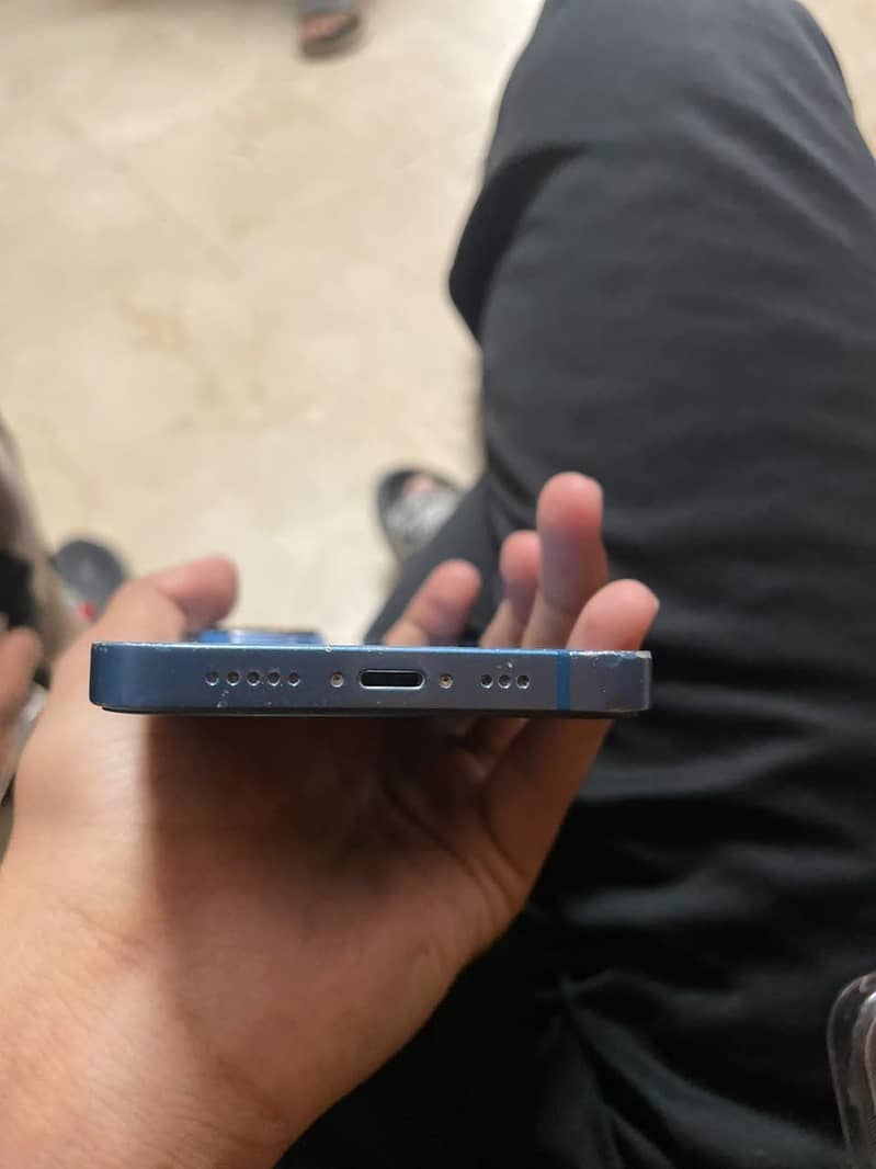 Apple iPhone 13 5