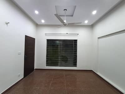 5 MARLA LIKE NEW HOUSE FOR RENT IN EDEN BOULEVARD SOCIETY