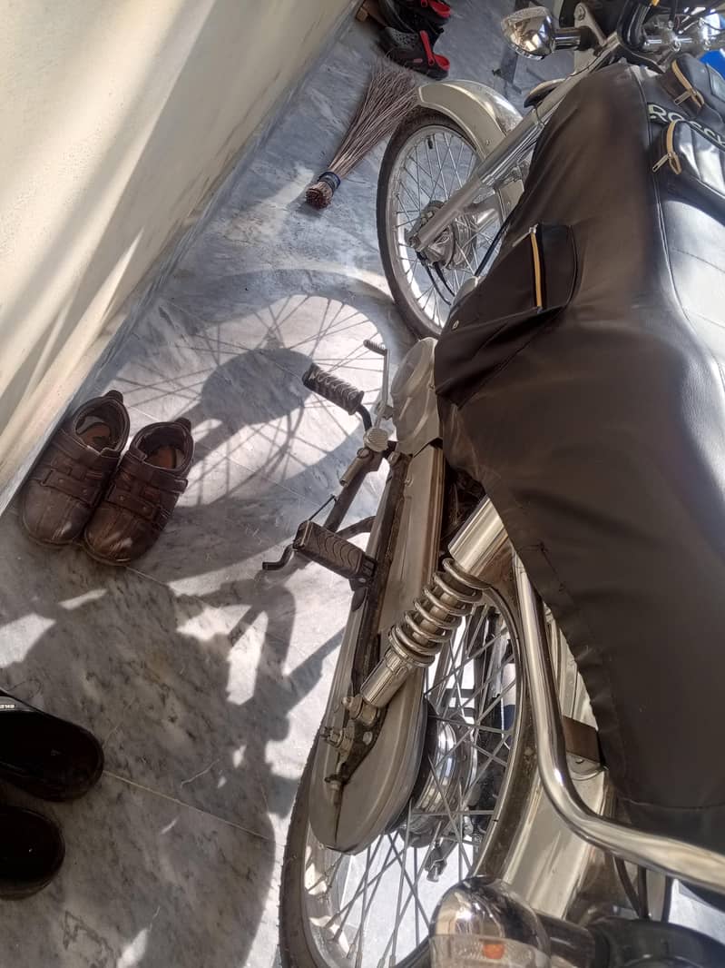 03329647054 1