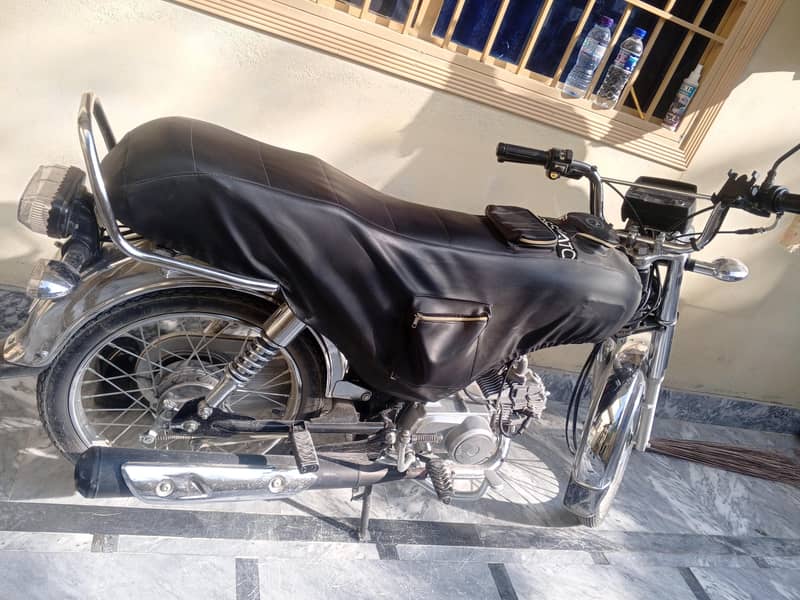 03329647054 5