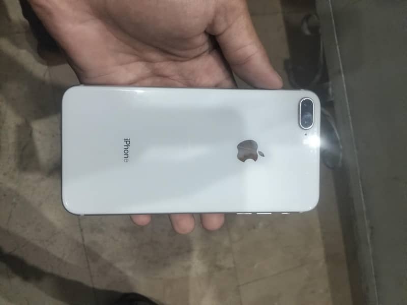 Apple iPhone 8 Plus 0