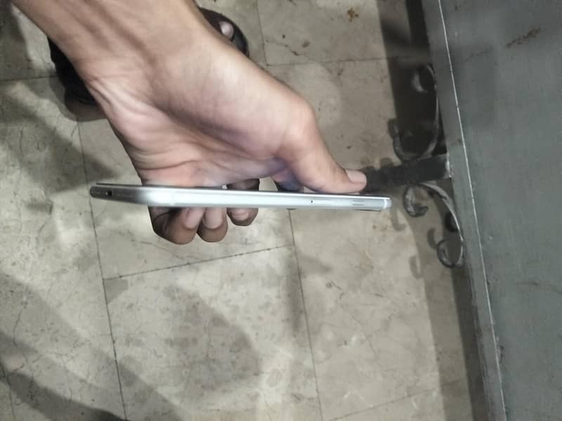 Apple iPhone 8 Plus 1