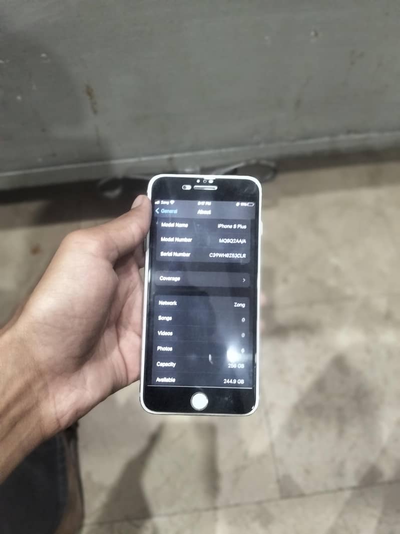 Apple iPhone 8 Plus 2