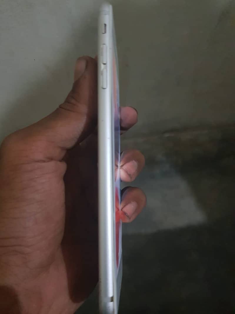 Apple iPhone 6S Plus 4