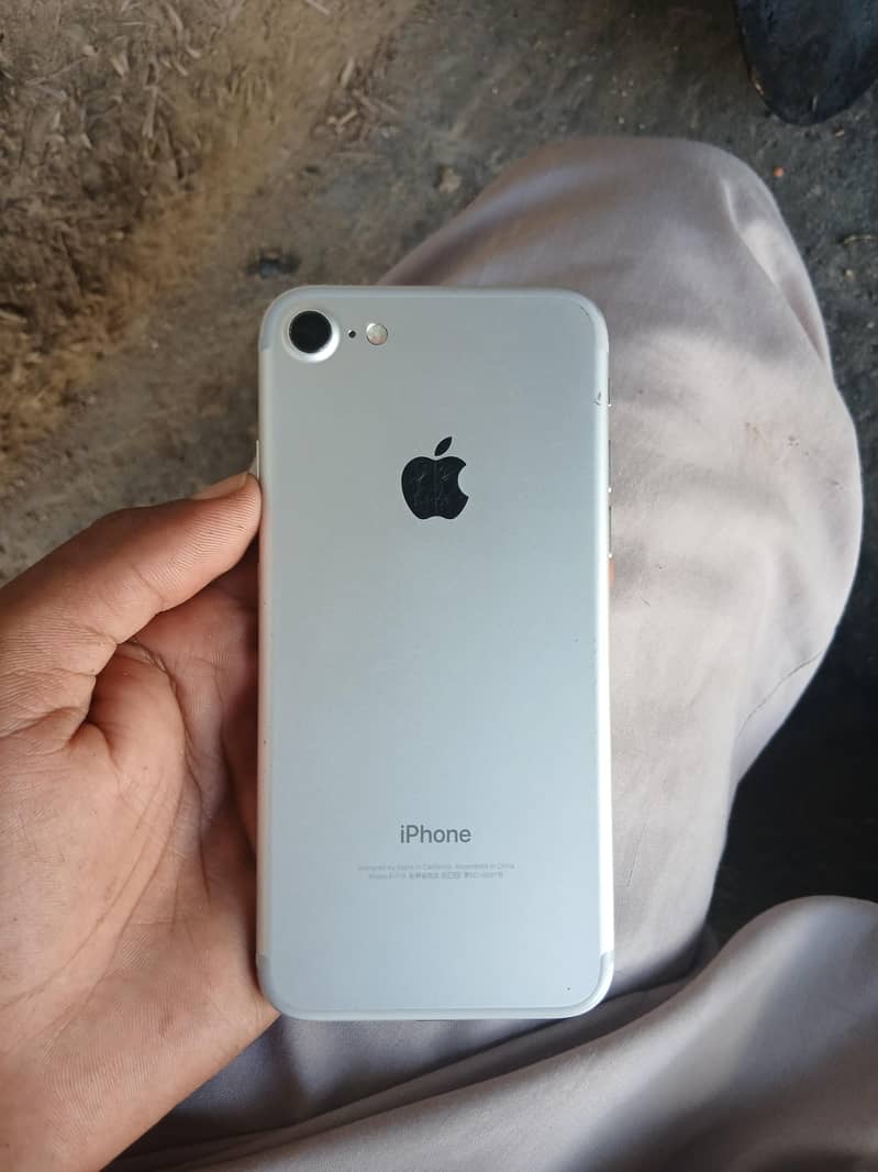 Apple iPhone 7 0