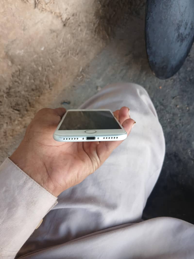 Apple iPhone 7 5