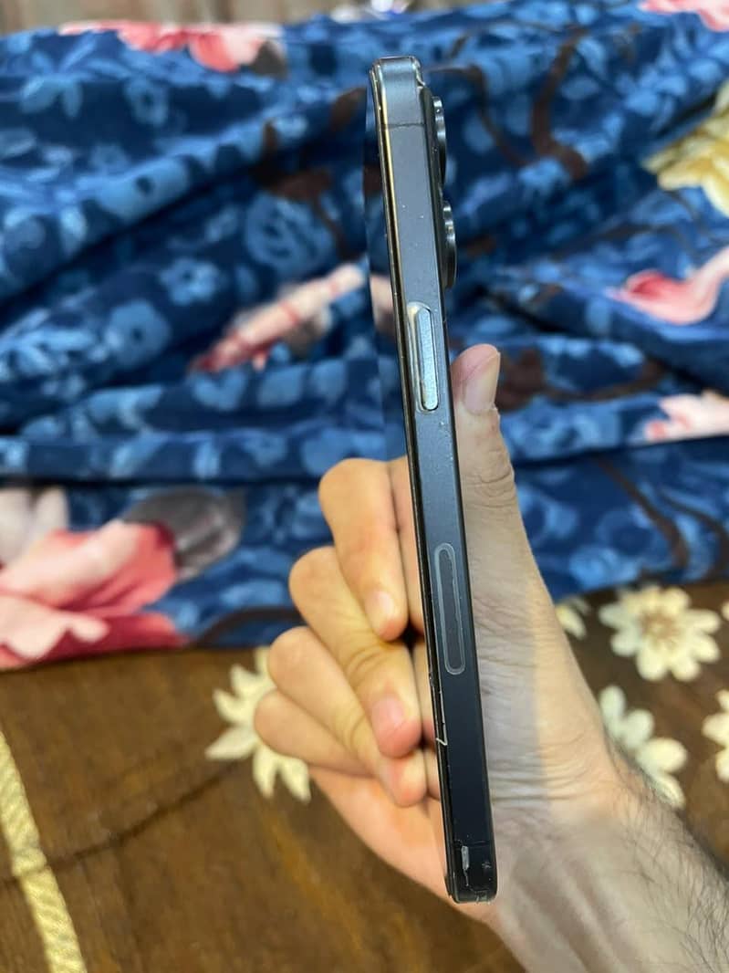 Apple iPhone 15 Pro Max 2