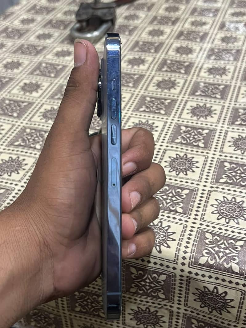 Apple iPhone 13 Pro Max 5