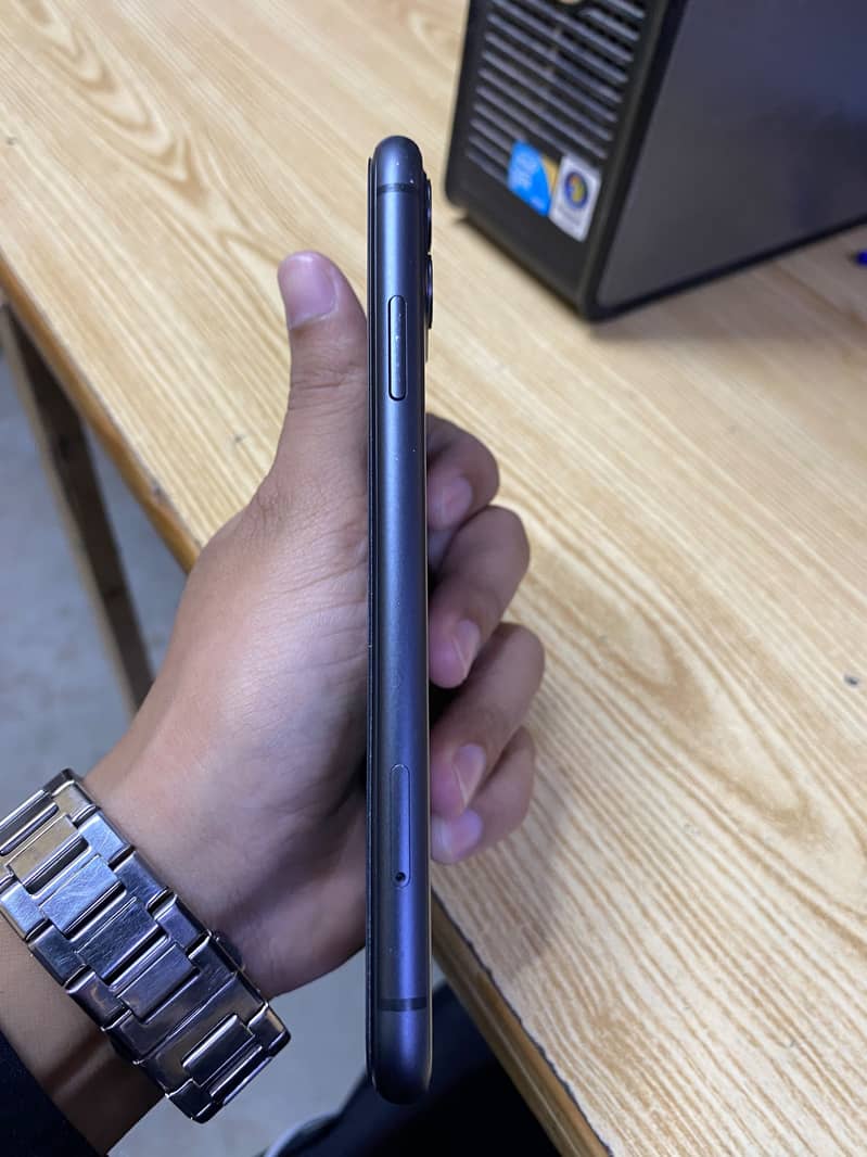 Apple iPhone 11 0