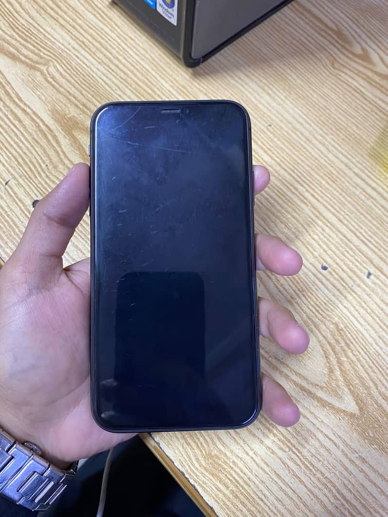 Apple iPhone 11 4