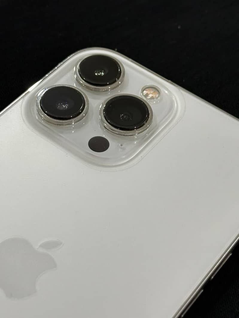 Apple iPhone 13 Pro Max 6