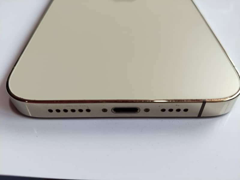 Apple iPhone 12 Pro Max 4