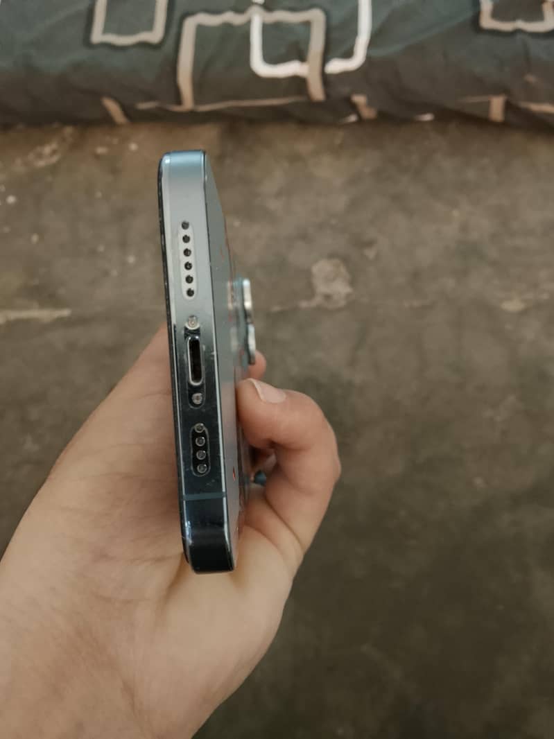 Apple iPhone 13 Pro Max 3