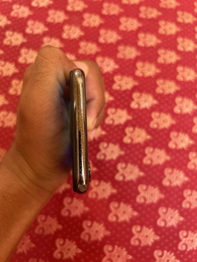Apple iPhone X 3