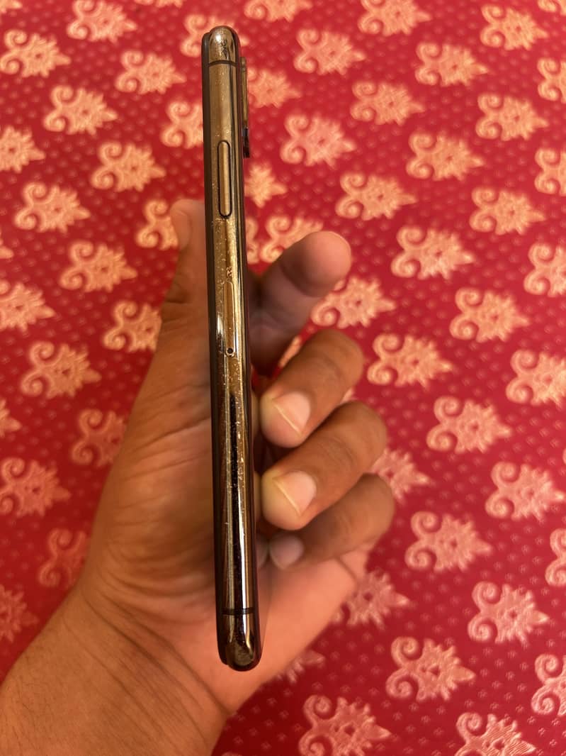 Apple iPhone X 5
