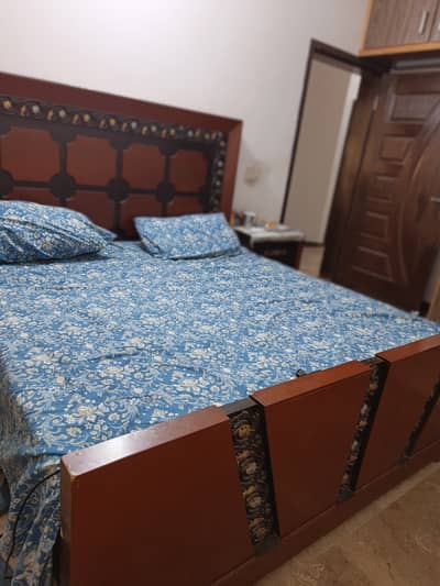 Double bed with side tables