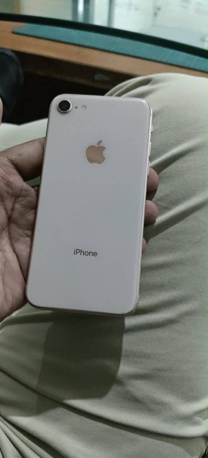 Apple iPhone 8 1
