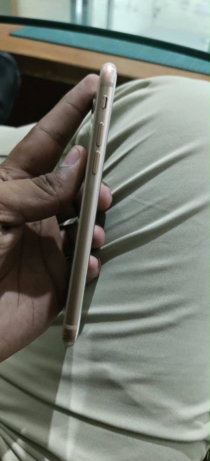 Apple iPhone 8 4